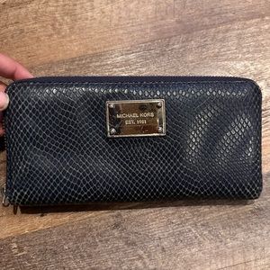 Michael Kors zip wallet